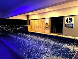 Stirling Suites