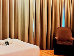 Stirling Suites