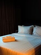 Stirling Suites