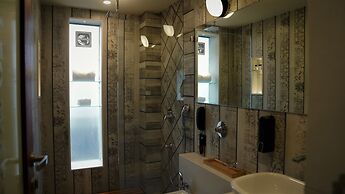 DE GLANCE HOTEL