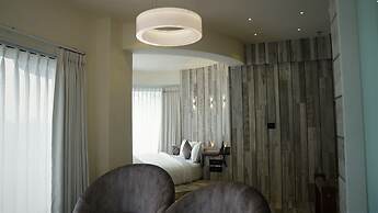 DE GLANCE HOTEL