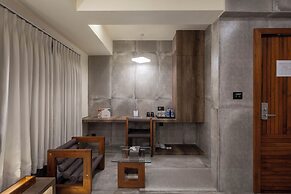 DE GLANCE HOTEL