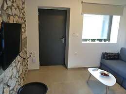 Comfort Suites and Rooms