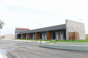 Comfort Suites and Rooms