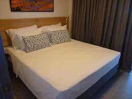 Comfort Suites and Rooms