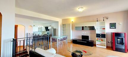 Villa a Stones Throw From the sea