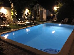 Pretty Caribbean Style Villa