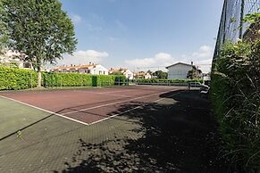 Holiday Home With Garden and Shared Pool