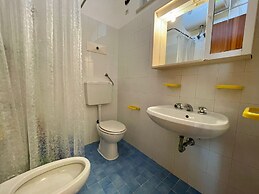 Seaview Flat for up to Five Guests
