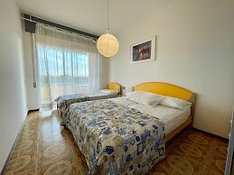 Seaview Flat for up to Five Guests