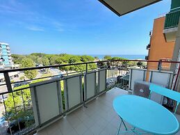 Bright and Colorful Studio With sea View