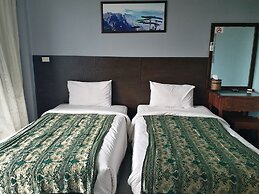 Platinum Place