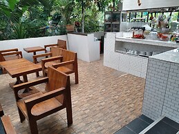 Platinum Place
