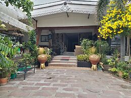Platinum Place