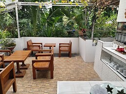 Platinum Place