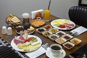 İzz Hotel Koşuyolu