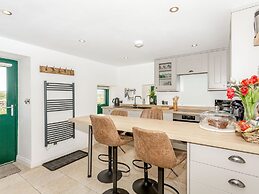 Pogles Wood Cottage