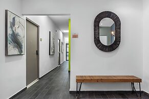 La Buena Vida Inn