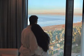 MiraMar Luxury Residences