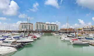 On the Water 2 -waterside Studio With Terrace Overlooking the Harbour