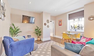 City Heights One Bedroom Modern apt 100 Metres From Seafront