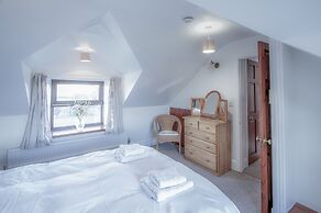 Stormy Castle - 6 Bedroom - Llangenith