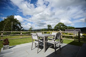 Ingleborough Lodge