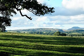 Ingleborough Lodge