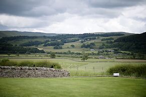 Whernside Lodge