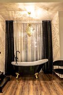Golden Suites & Spa