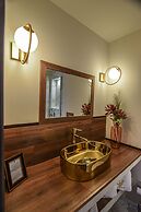 Golden Suites & Spa
