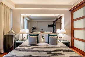 Golden Suites & Spa