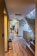 Golden Suites & Spa