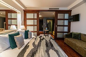 Golden Suites & Spa