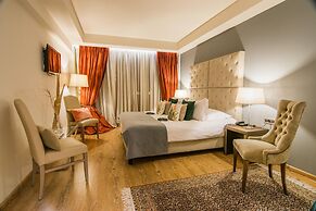 Golden Suites & Spa