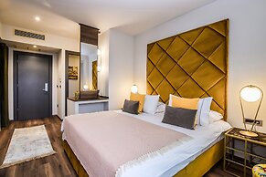Golden Suites & Spa