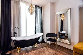 Golden Suites & Spa