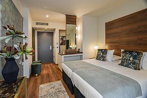 Golden Suites & Spa