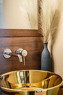 Golden Suites & Spa