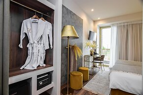 Golden Suites & Spa