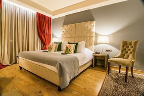 Golden Suites & Spa