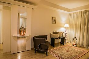 Golden Suites & Spa