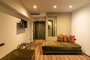 Golden Suites & Spa