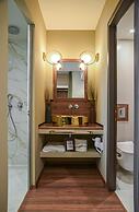 Golden Suites & Spa