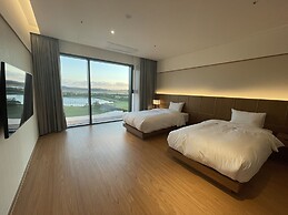Sollago Resort