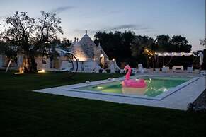 Fantastic Trulli Olea With Pool Garden