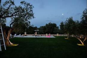 Fantastic Trulli Olea With Pool Garden