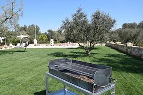 Fantastic Trulli Olea With Pool Garden