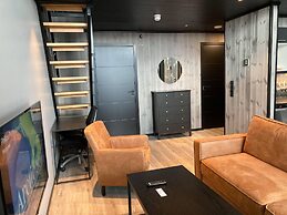 Arctic Sea Hotel