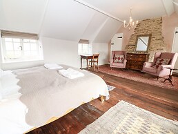 Holly Cottage